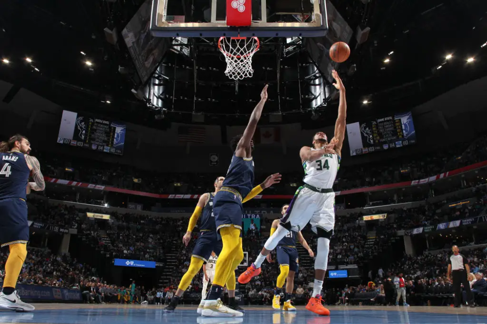  洛里昂青年军异军突起，逼平榜首展现潜力