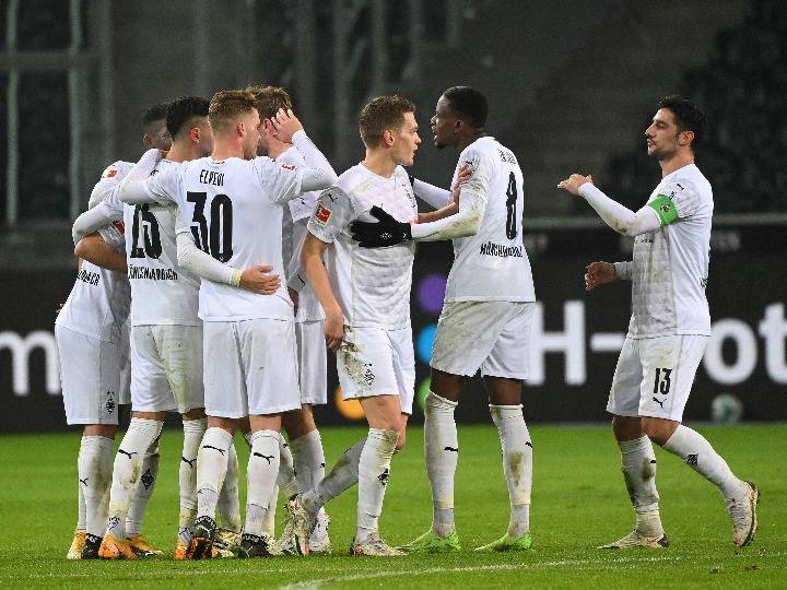  狼队主场气势如虹，球迷助威声中战胜来访劲旅球队